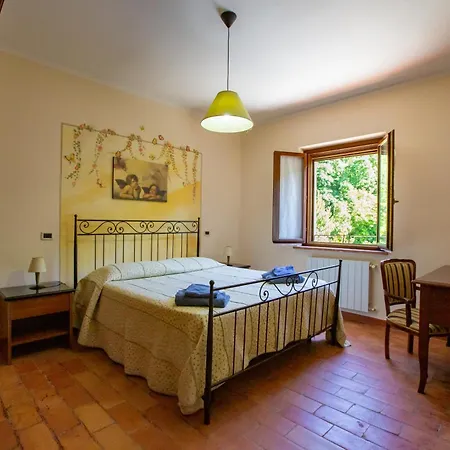 Farm stay La Serra Cenaia